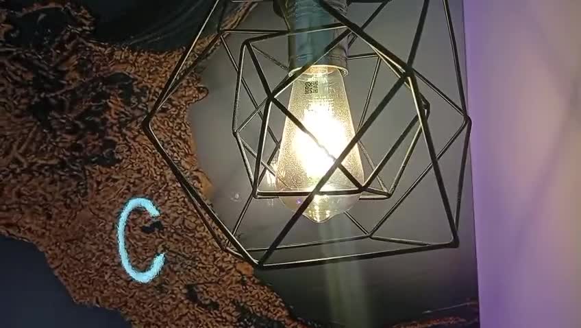 SWEET MATURE GIRL WANTS TO PLAY