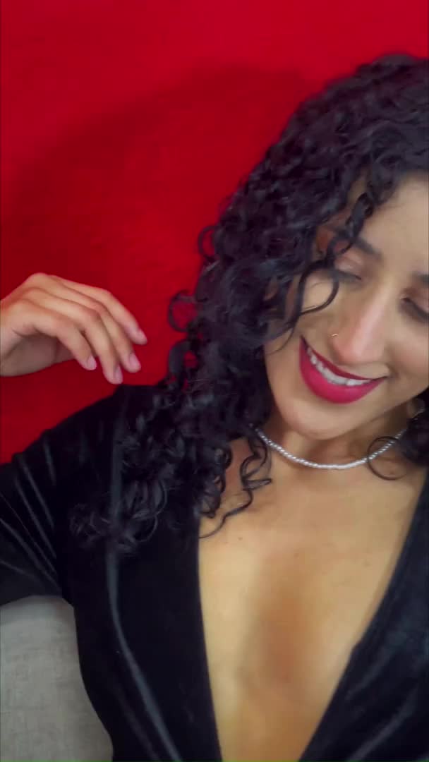 Image 5 of EimyCutte, female webcam model, 24 years old, on live webcam