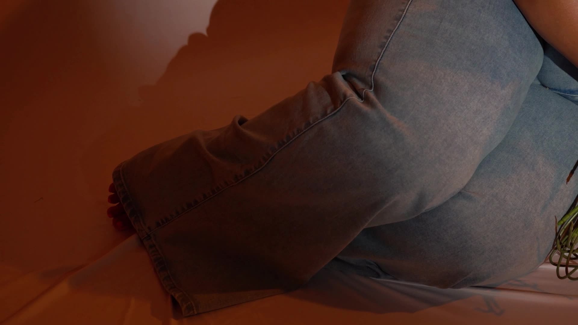 Image 122 of SelennaCooper, female webcam model, 37 years old, on live webcam