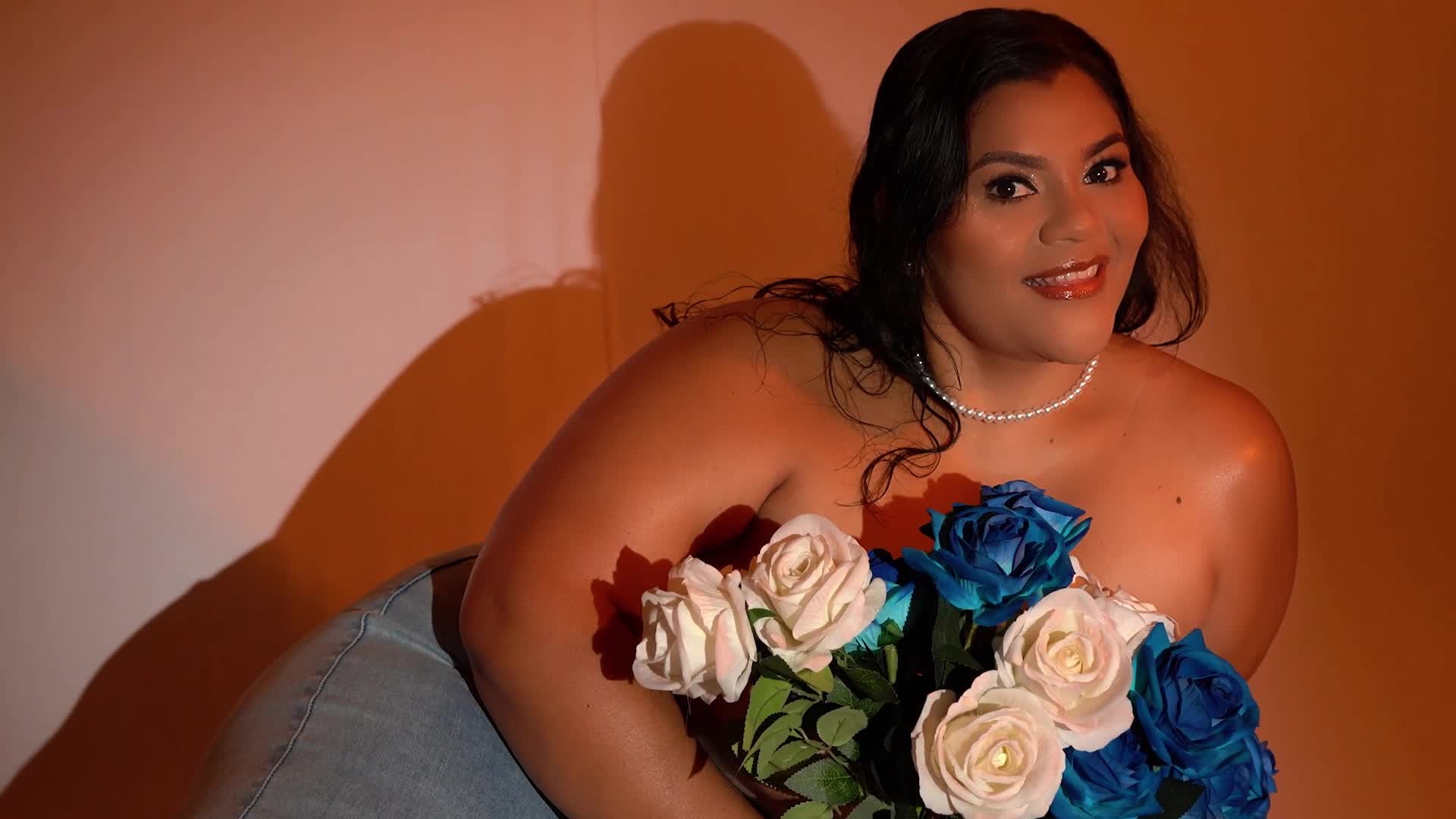 Image 126 of SelennaCooper, female webcam model, 37 years old, on live webcam