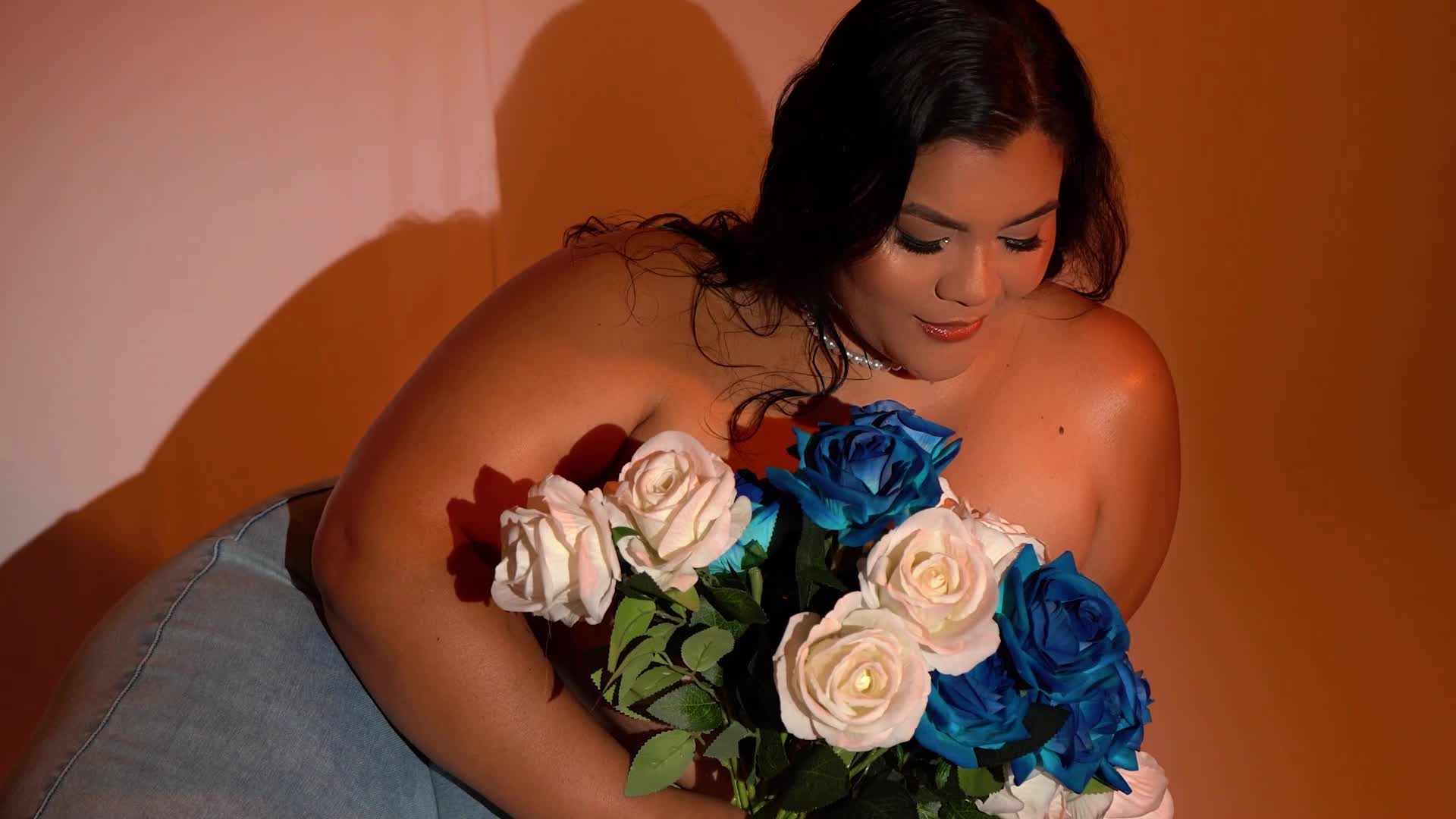 Image 127 of SelennaCooper, female webcam model, 37 years old, on live webcam