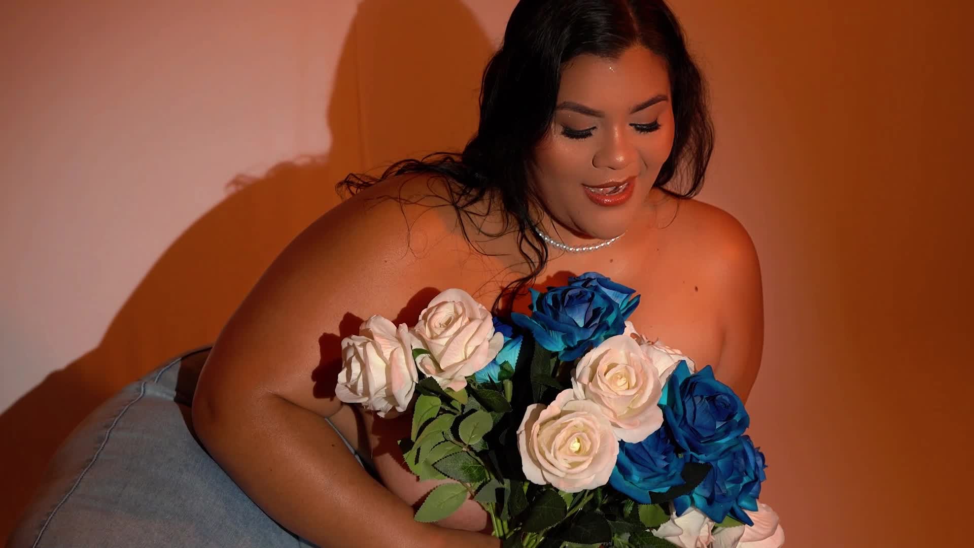 Image 130 of SelennaCooper, female webcam model, 37 years old, on live webcam