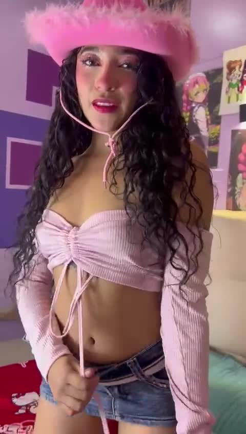 Image 6 of SweettVanessa, female webcam model, 18 years old, on live webcam