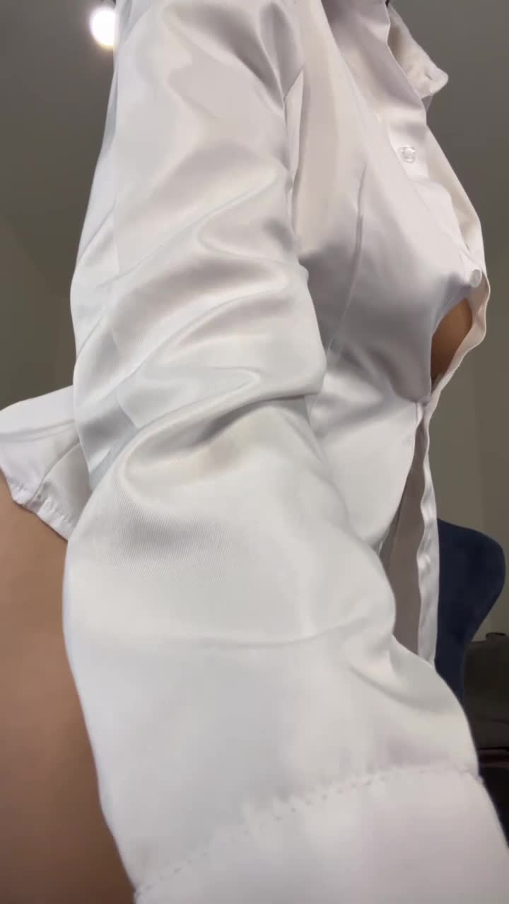 Image 18 of wsp128, female webcam model, 20 years old, on live webcam