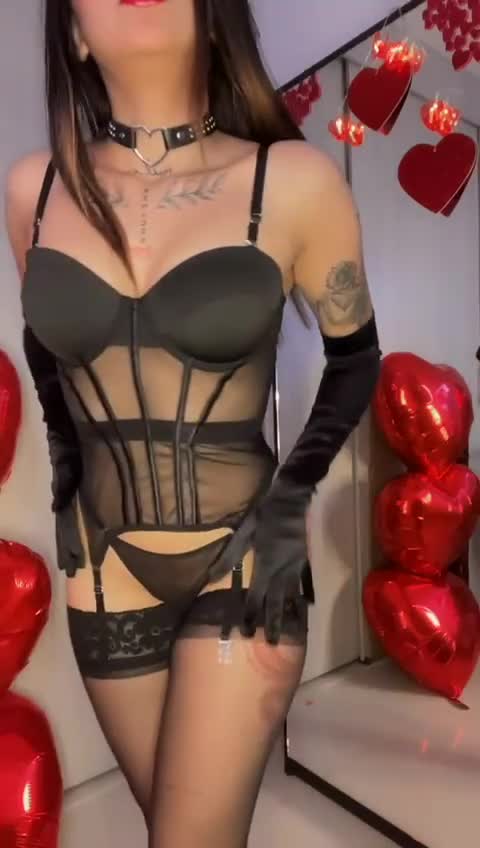 Image 8 of ElectraRhodes, female webcam model, 19 years old, on live webcam