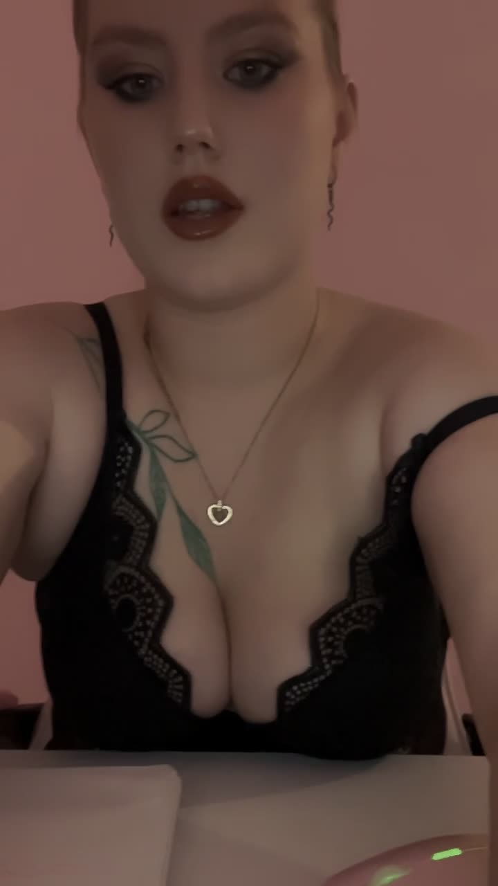 Vibe &mdash; clip by DollVice