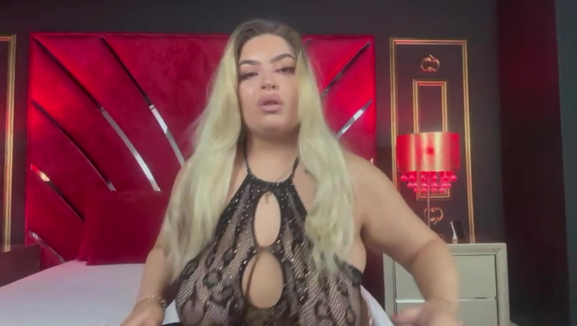 Slow moves, strong energy &mdash; clip by AmelyaNyx