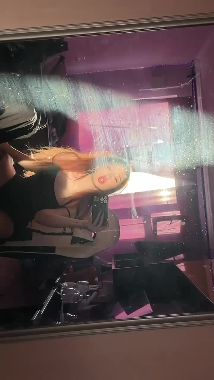 Image 47 of miaporshe, female webcam model, 18 years old, on live webcam