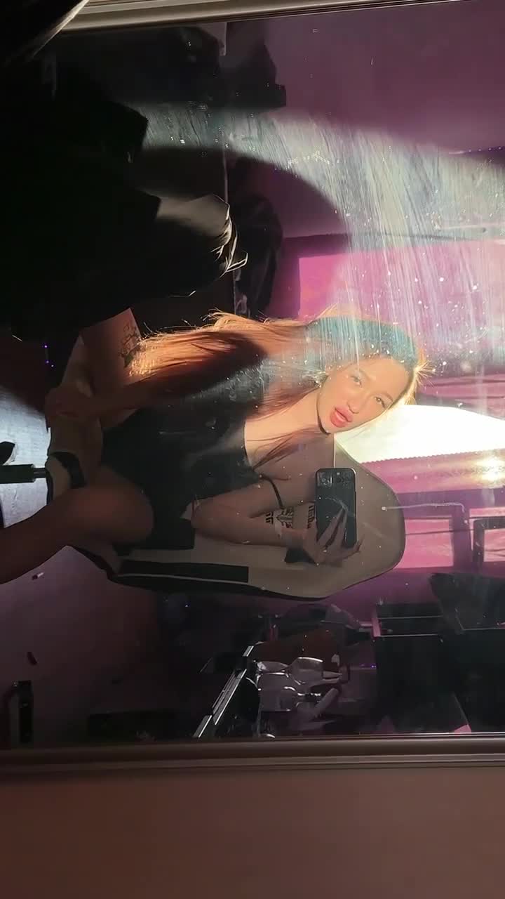 Image 49 of miaporshe, female webcam model, 18 years old, on live webcam