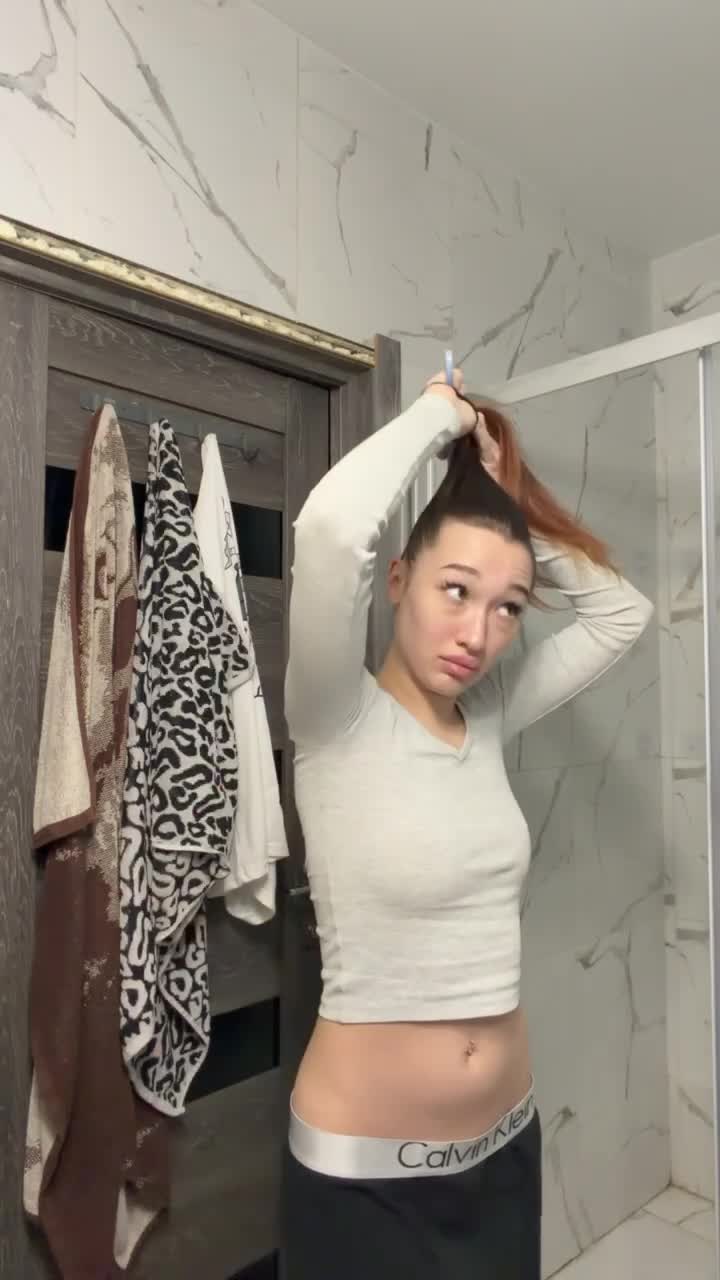 Image 55 of miaporshe, female webcam model, 18 years old, on live webcam