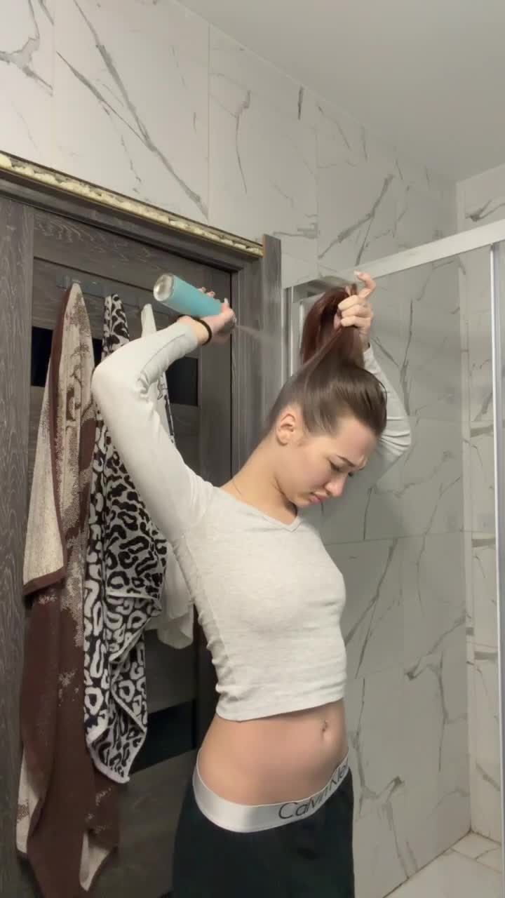 Image 59 of miaporshe, female webcam model, 18 years old, on live webcam