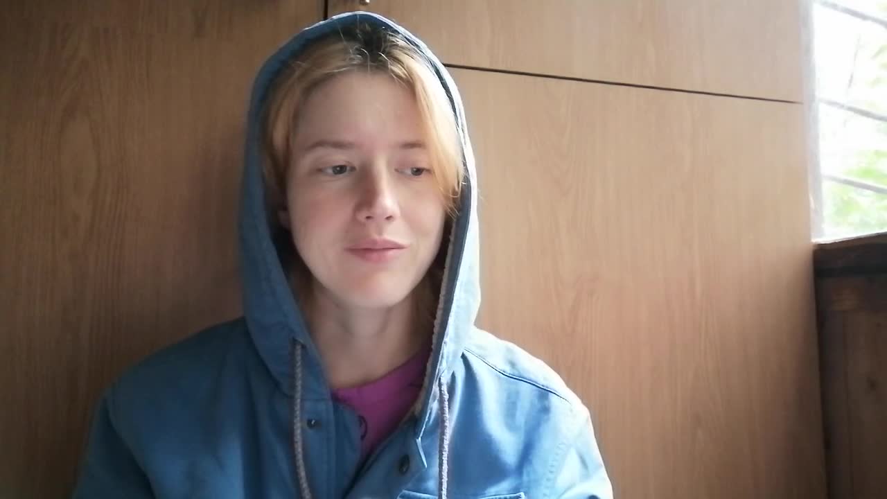 Image 31 of Purple-cat55, female webcam model, 26 years old, on live webcam