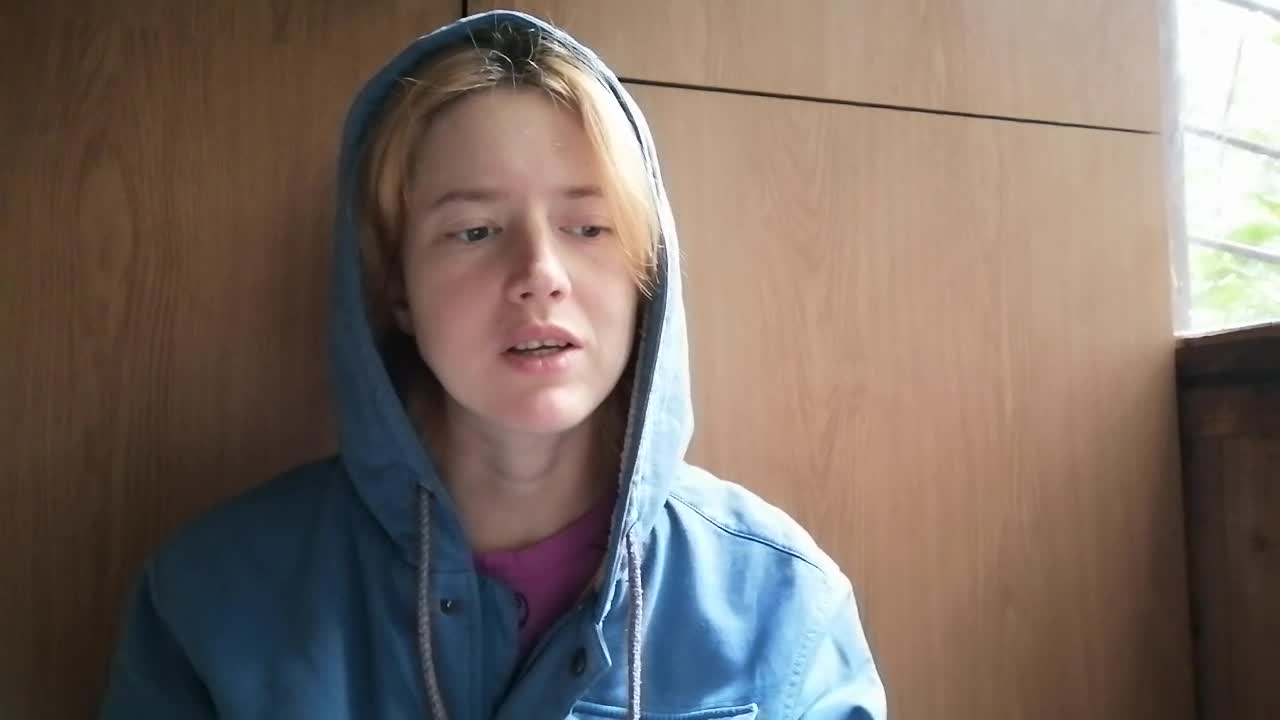 Image 35 of Purple-cat55, female webcam model, 26 years old, on live webcam