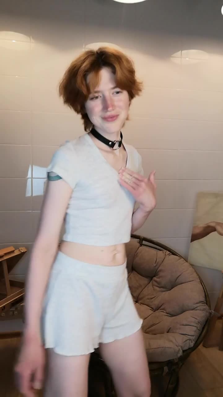 Image 22 of Purple-cat55, female webcam model, 26 years old, on live webcam