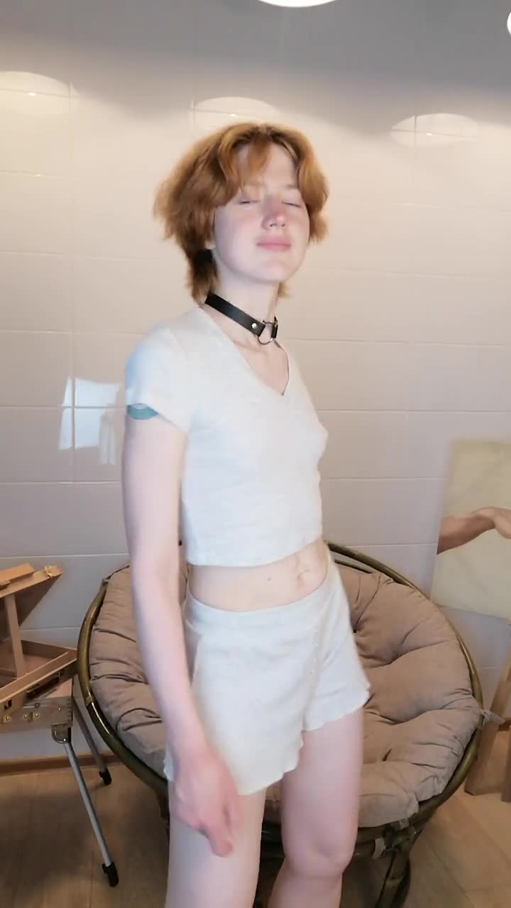 Image 23 of Purple-cat55, female webcam model, 26 years old, on live webcam