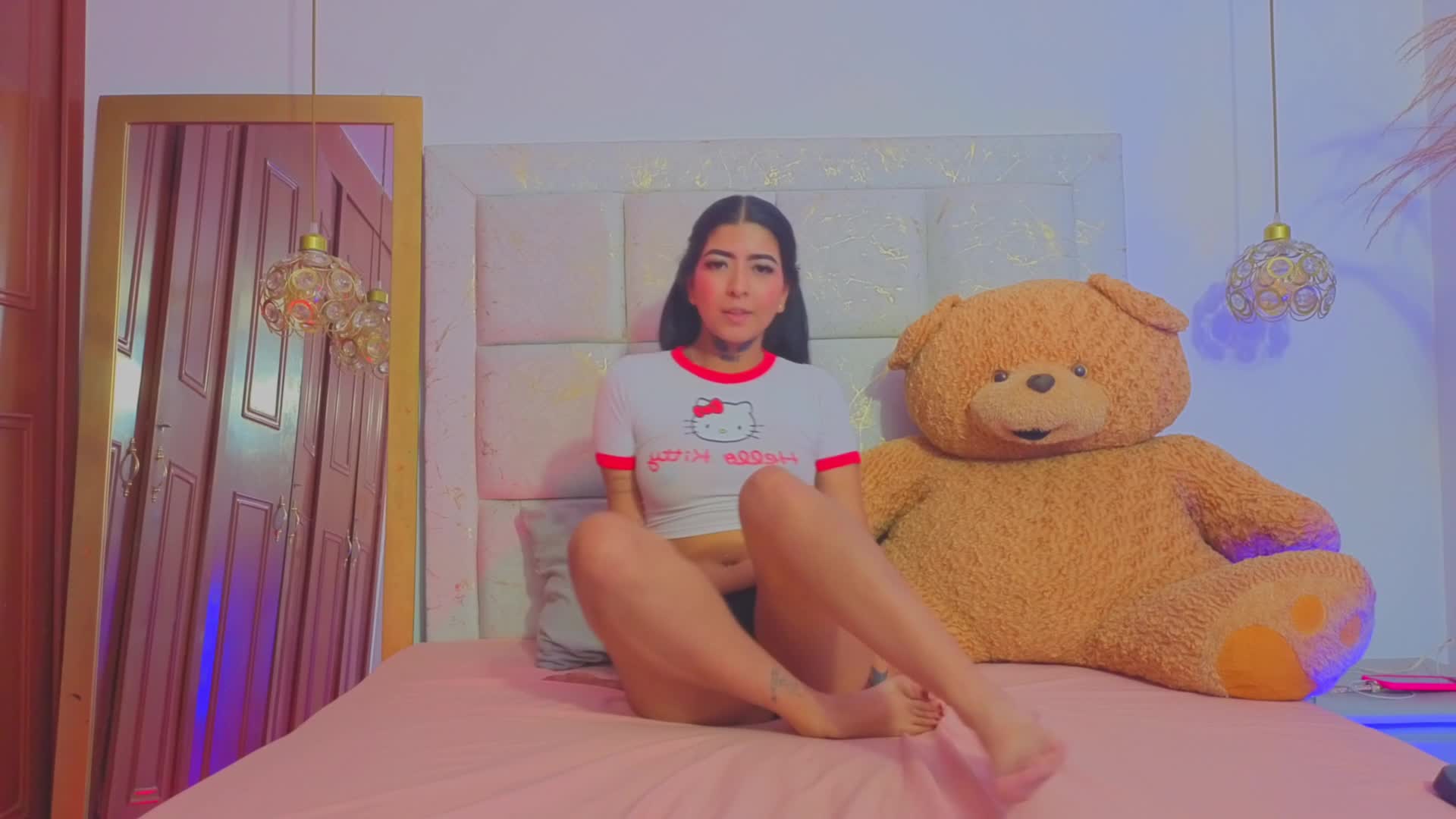 Image 5 of AMYCASTILLO, female webcam model, 18 years old, on live webcam