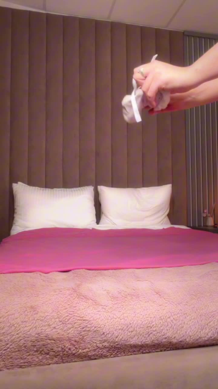 Image 76 of HanaKaii, female webcam model, 18 years old, on live webcam