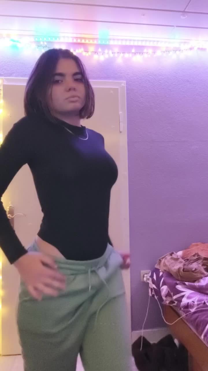 AureliaHoman Gallery Image 6