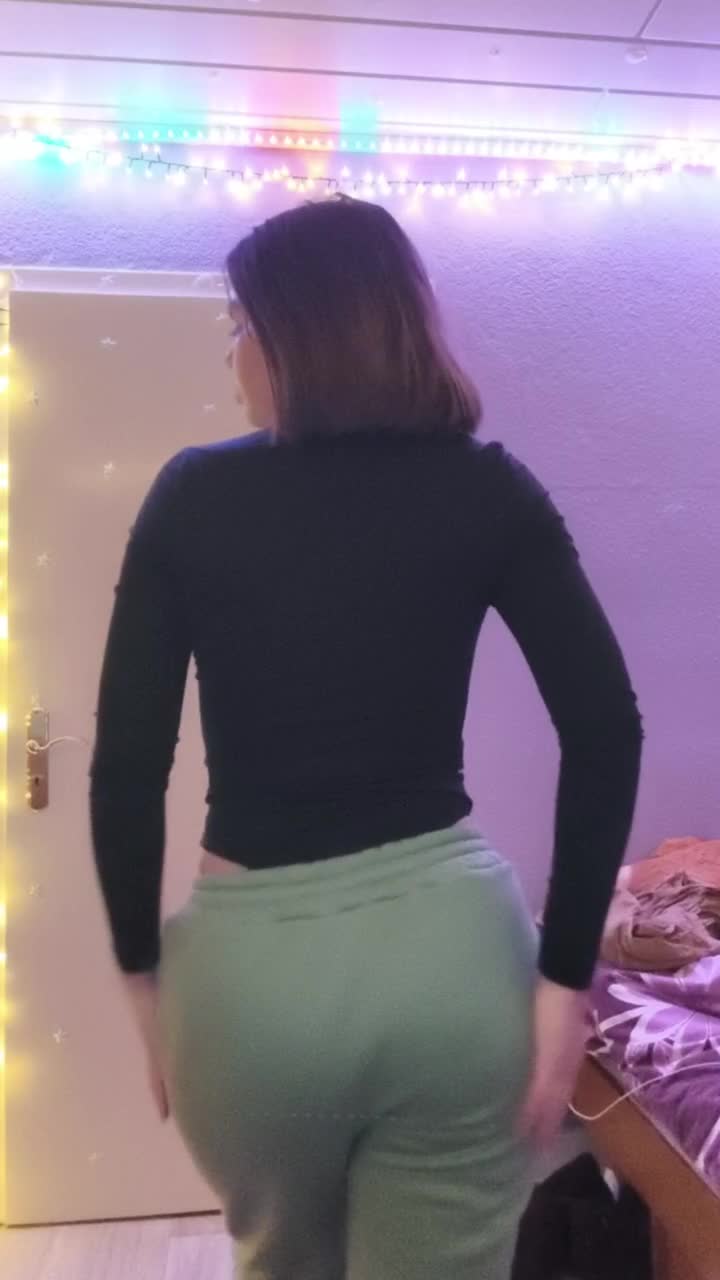 AureliaHoman Gallery Image 7