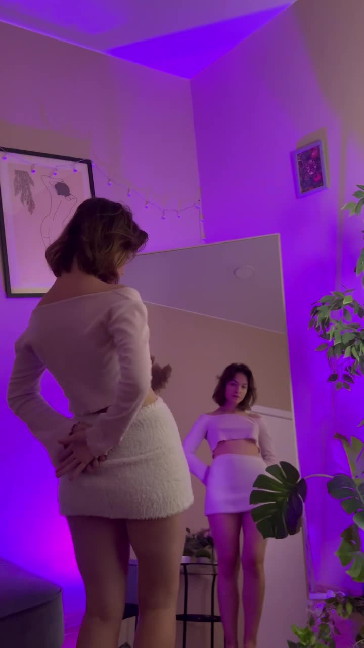 Image 1 of SeaCyra, female webcam model, 18 years old, on live webcam