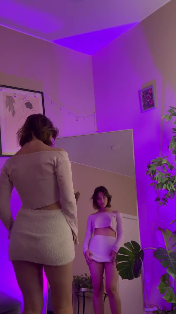 Image 10 of SeaCyra, female webcam model, 18 years old, on live webcam