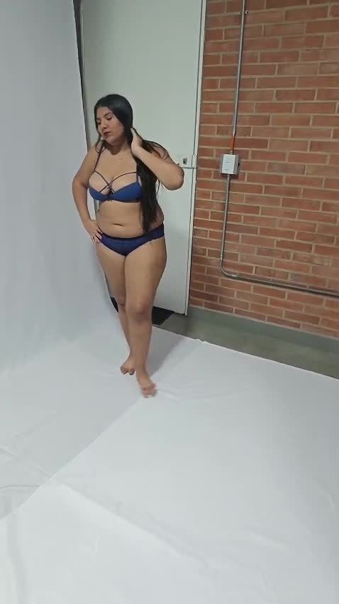 luciana-hot699 Gallery Image 9