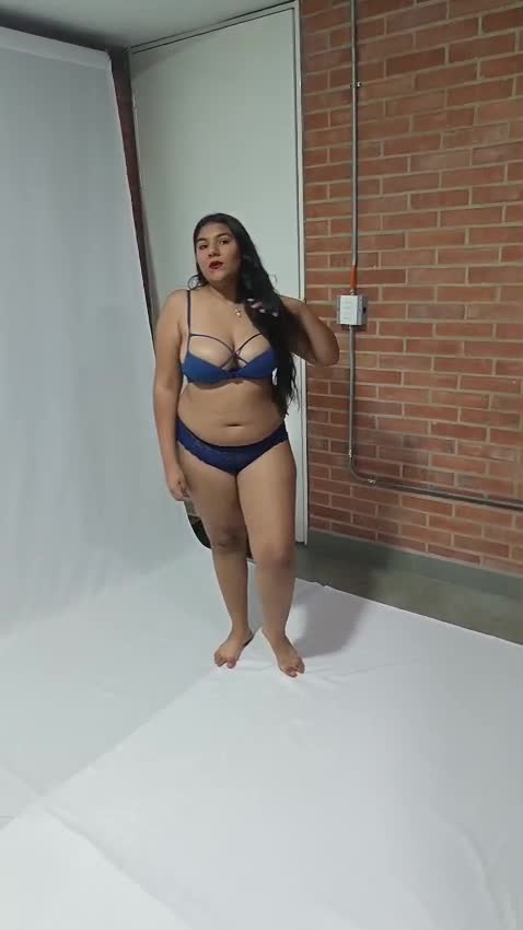 luciana-hot699 Gallery Image 11