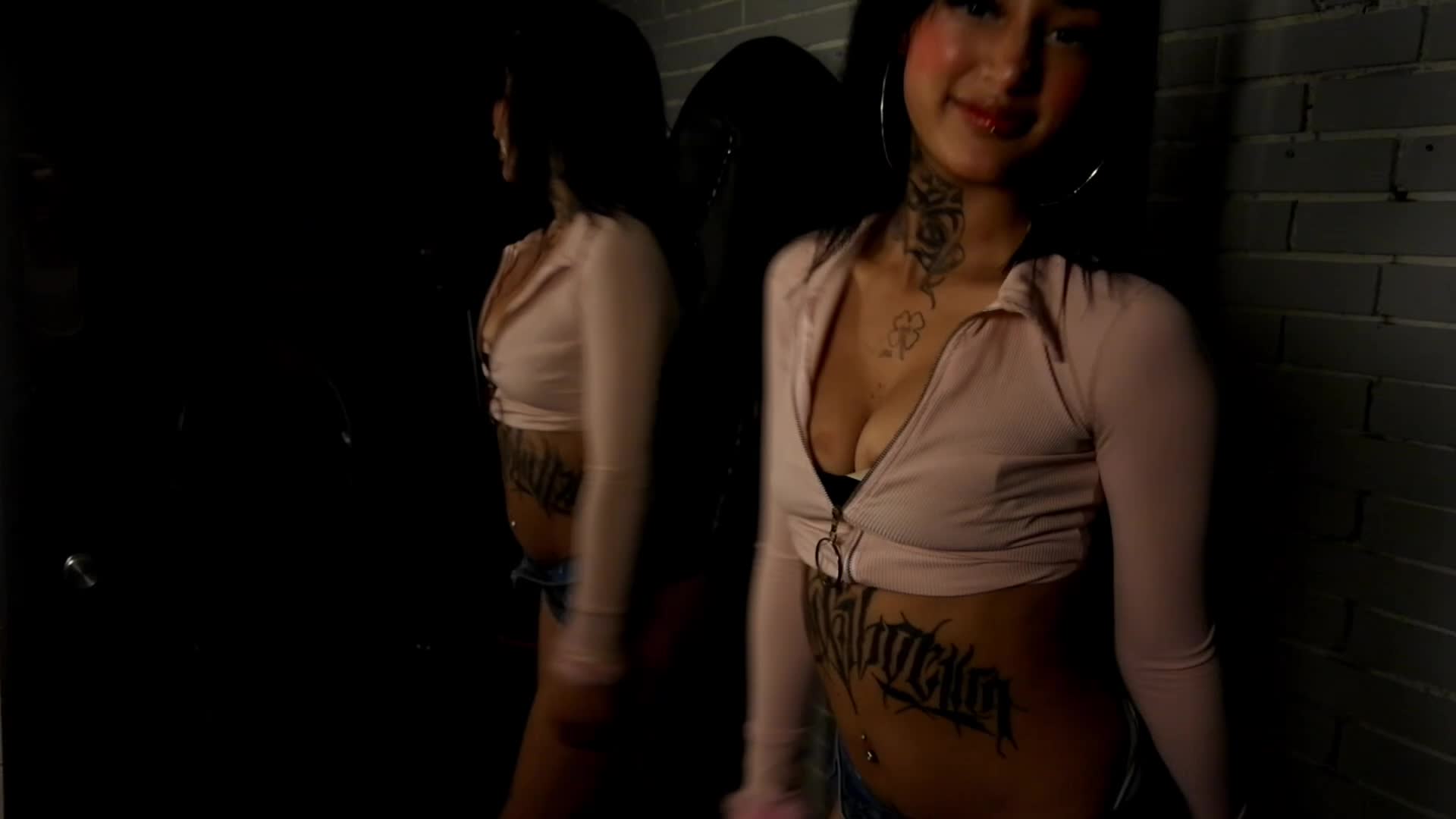 Yenes-Star Gallery Image 3