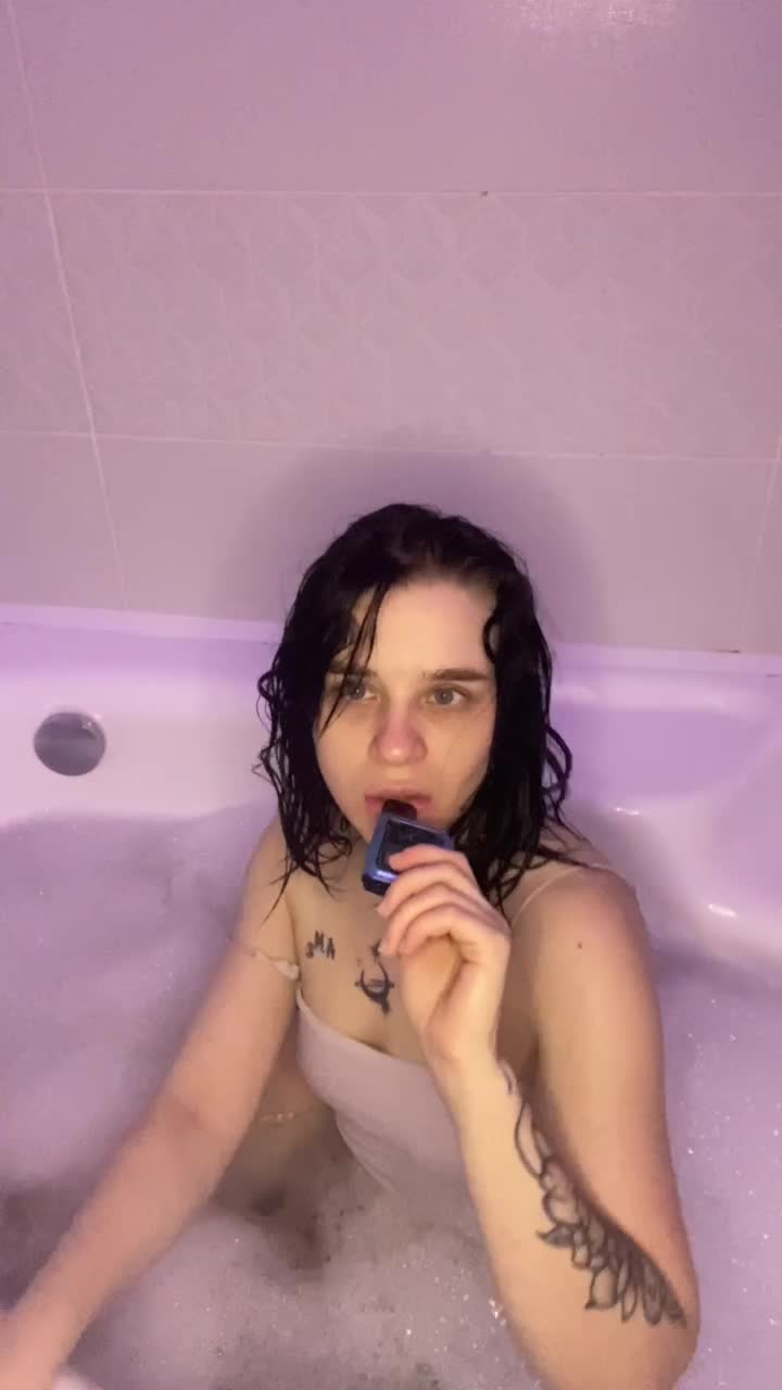 BadBunny-xo Gallery Image 7