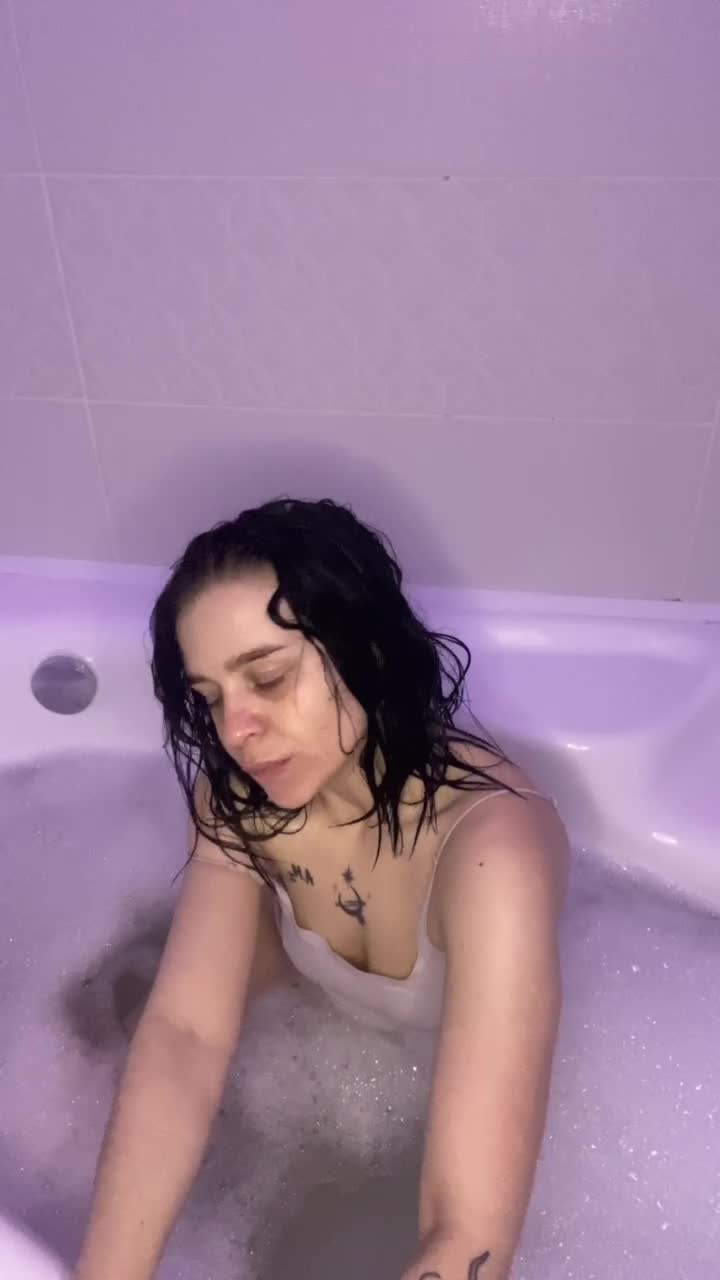 BadBunny-xo Gallery Image 8