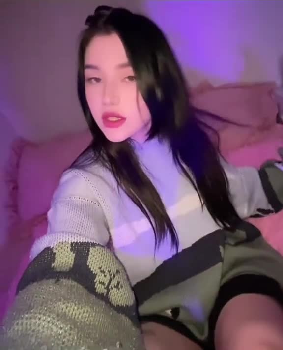 Image 1 of Babbly-babes, female webcam model, 21 years old, on live webcam