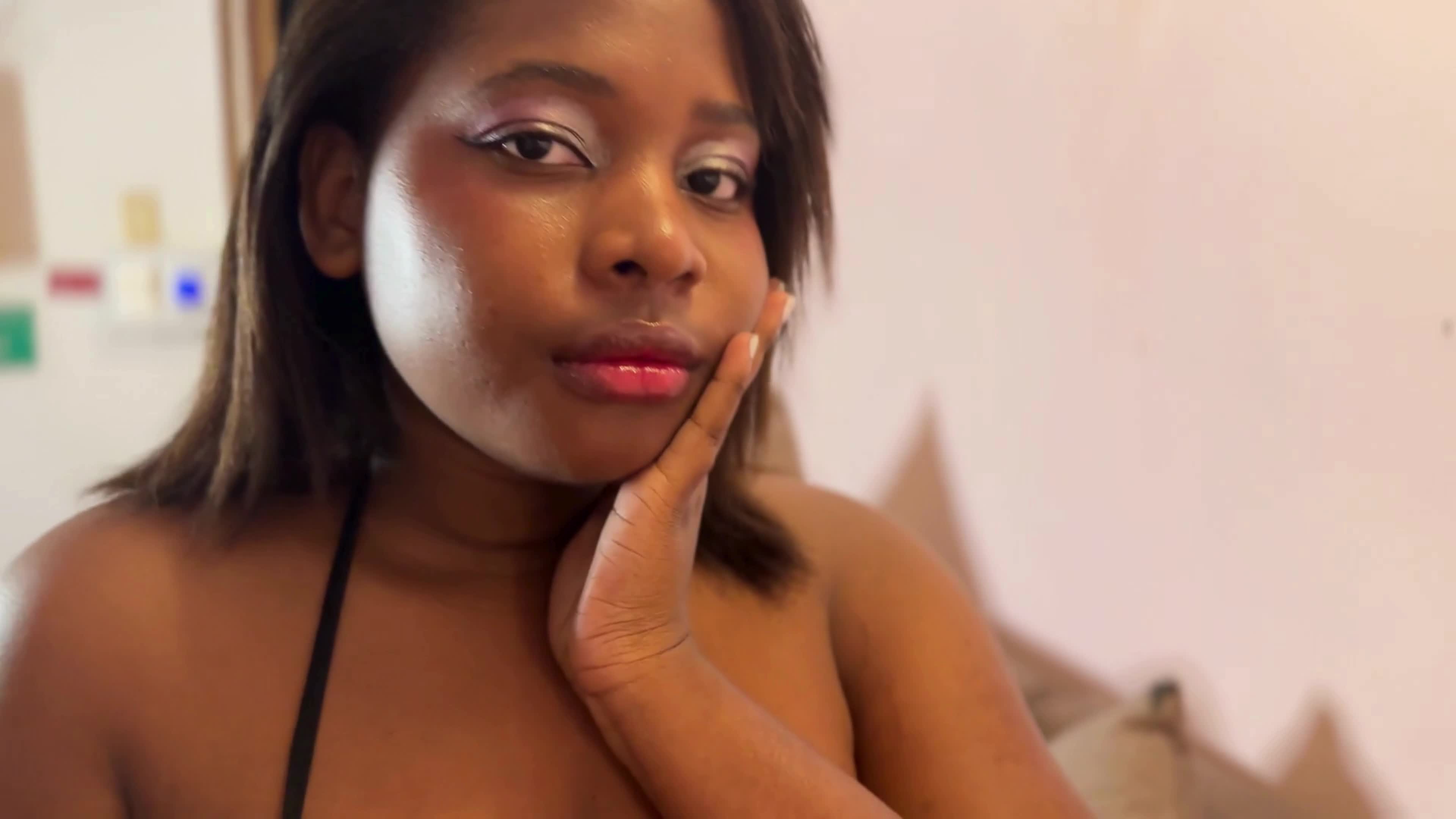 Kylie-Cruz Gallery Image 3