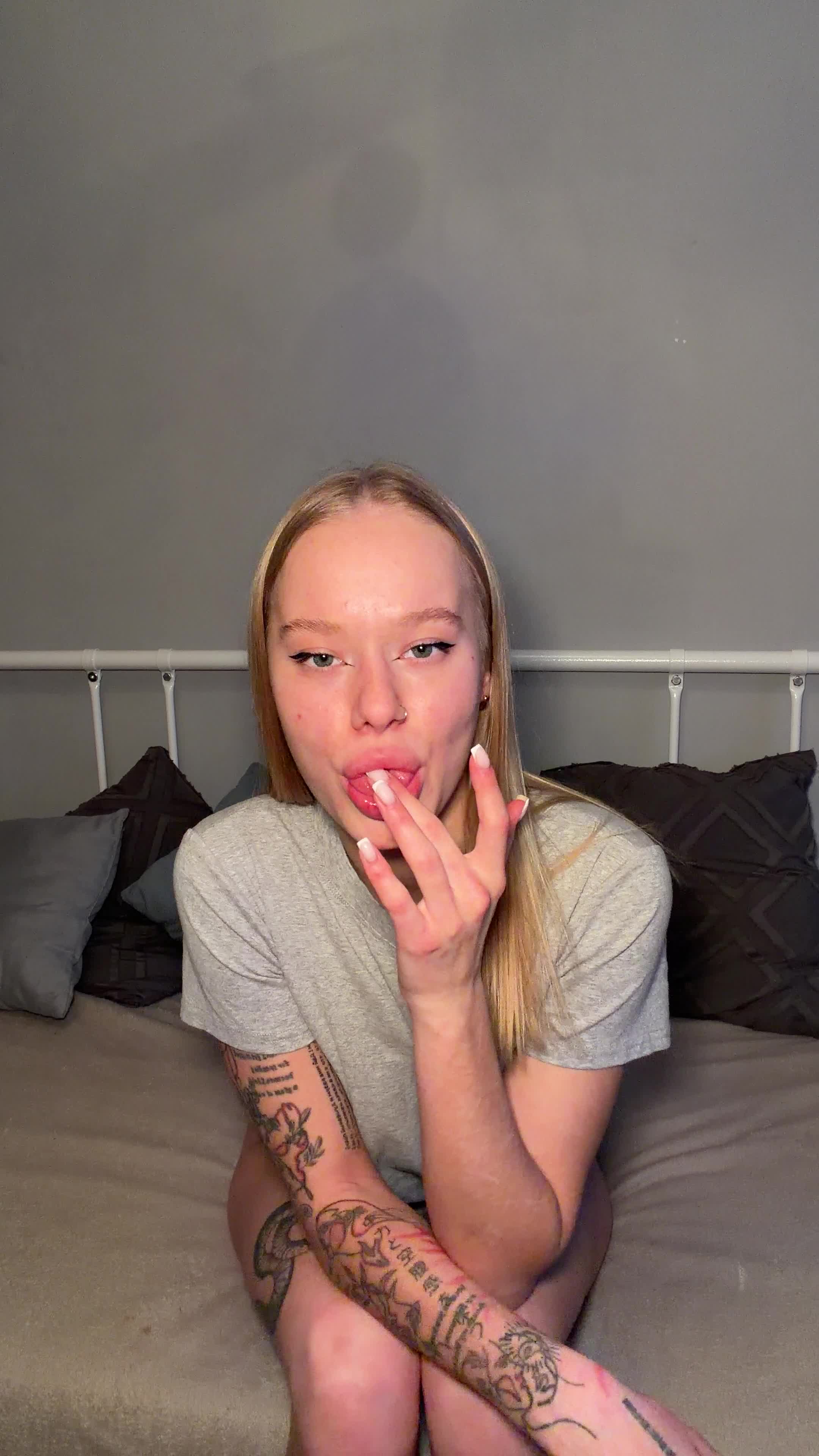 11 &mdash; clip by leyaaftermidnight